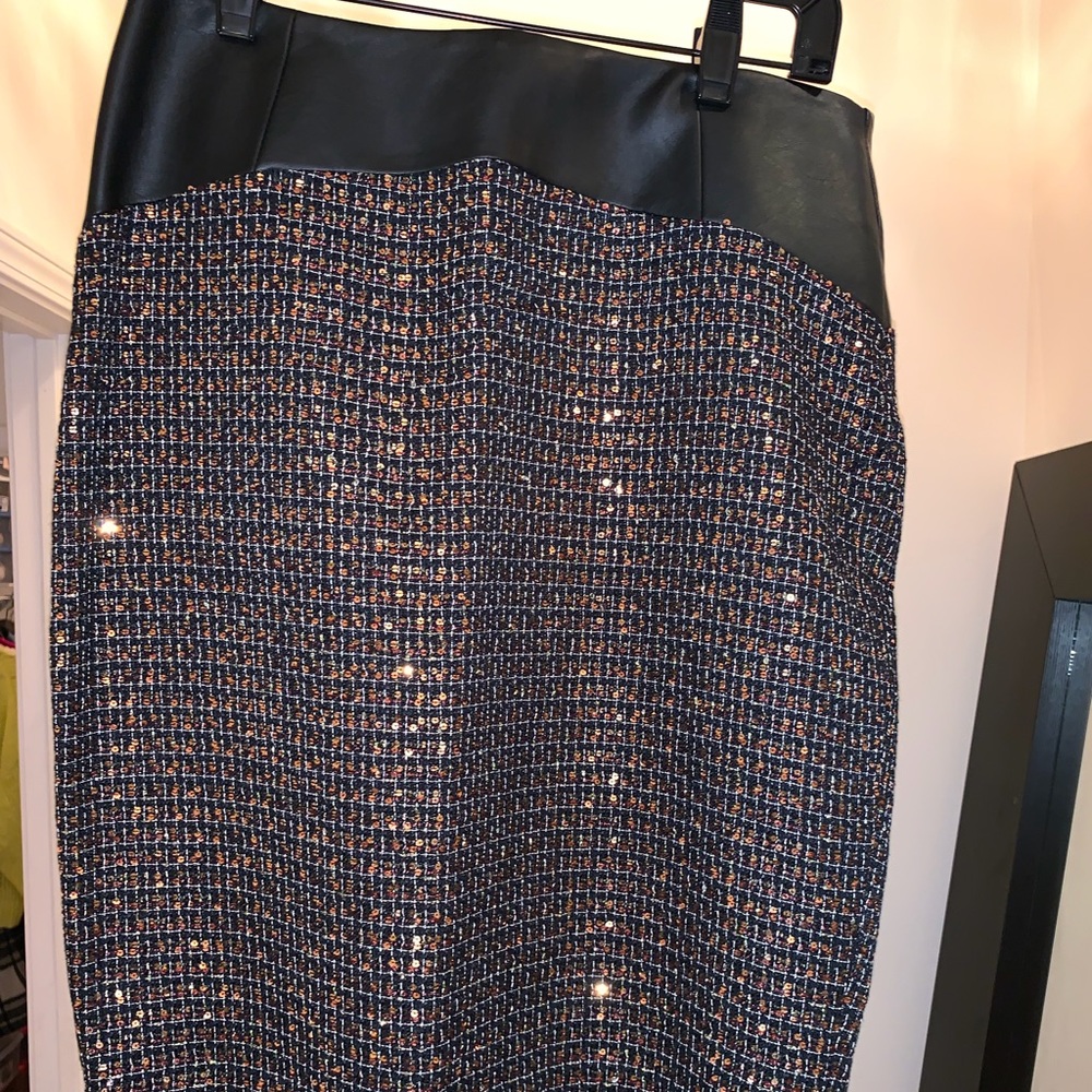 Sequin textured pencil skirt